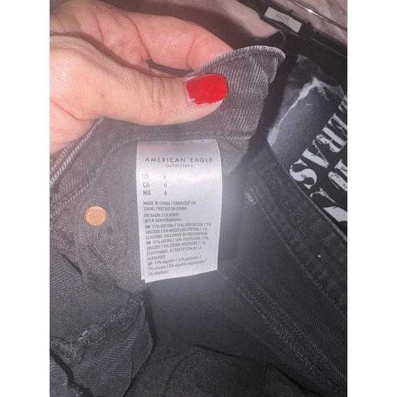 American Eagle Black Distressed High Waisted Denim Shorts Comfort Stretch Size 6 - Picture 4 of 5